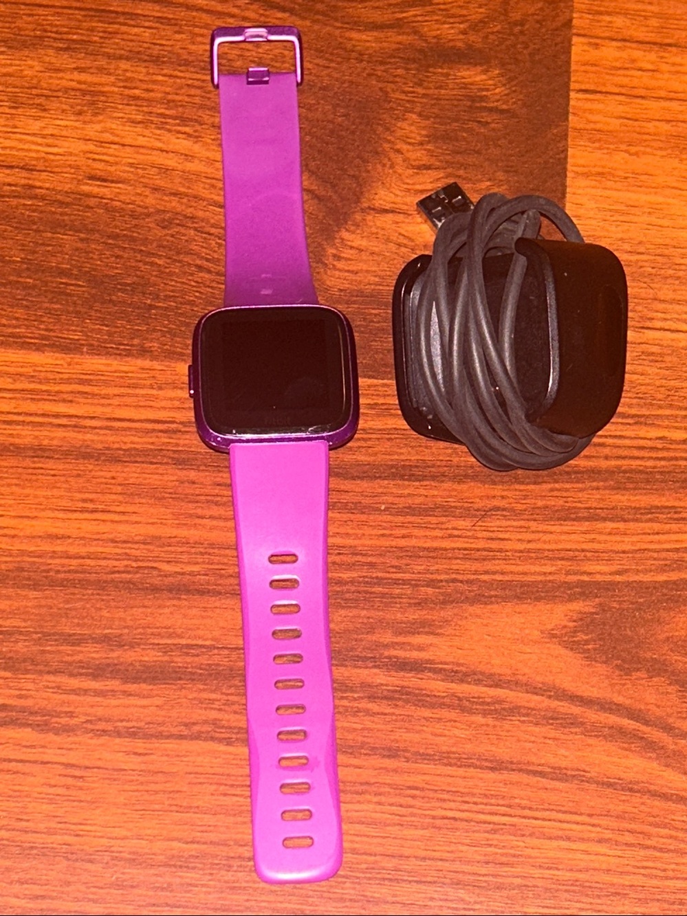 Fitbit Purple Versa Lite Mulberry Purple SmartWatch w/Original Charger